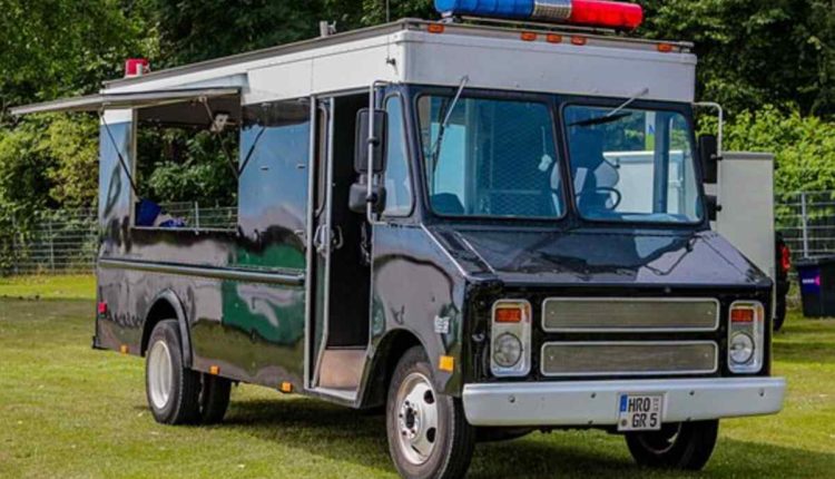 How to Train a Large Sales Force