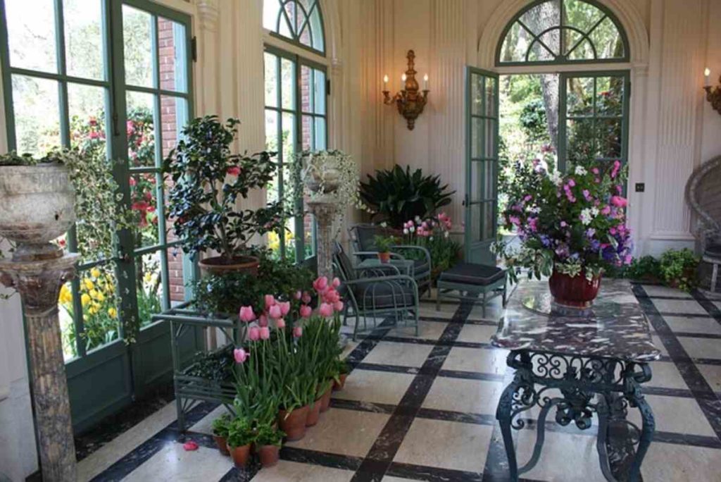 Organic Indoor Gardening
