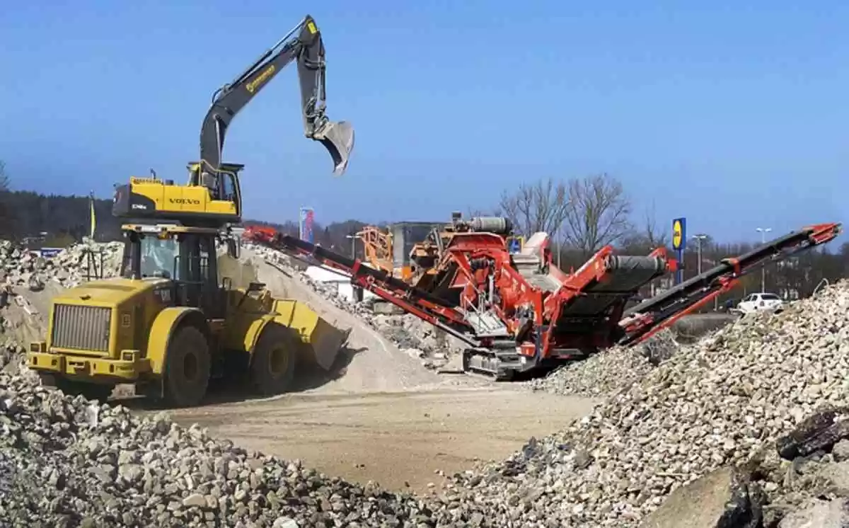 How to Safely Use a Demolition Jack Hammer